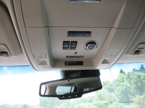 Used 2015 GMC Yukon XL SLT w/ HD Trailering Package RWD image 30