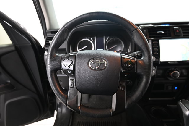Used 2023 Toyota 4Runner TRD Off-Road Premium w/ Moonroof Package AWD/4WD image 4