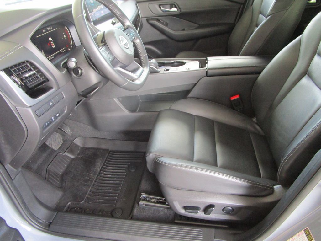 Used 2024 Nissan Rogue SL FWD image 22