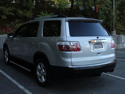 Used 2010 GMC Acadia SLE image 7