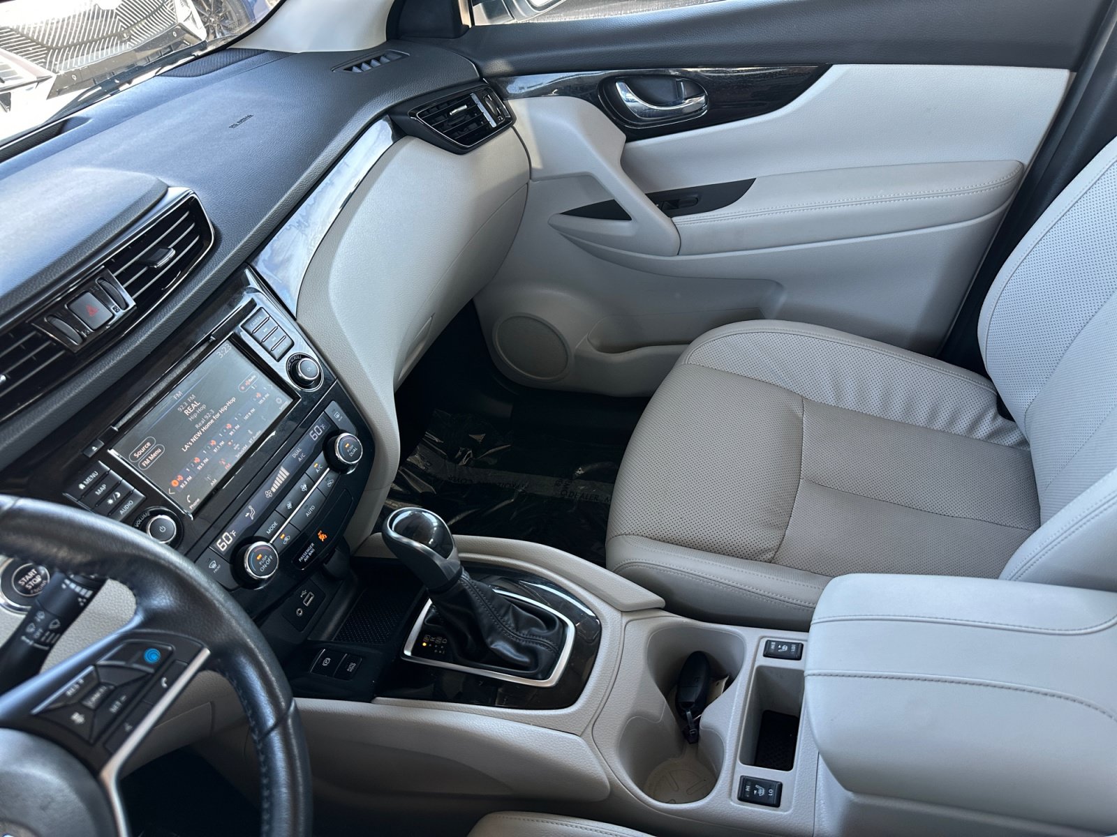 Used 2022 Nissan Rogue Sport SL w/ Premium Package AWD/4WD image 22