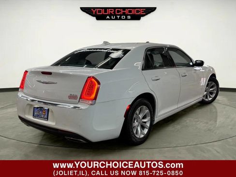 Used 2015 Chrysler 300 Limited image 10