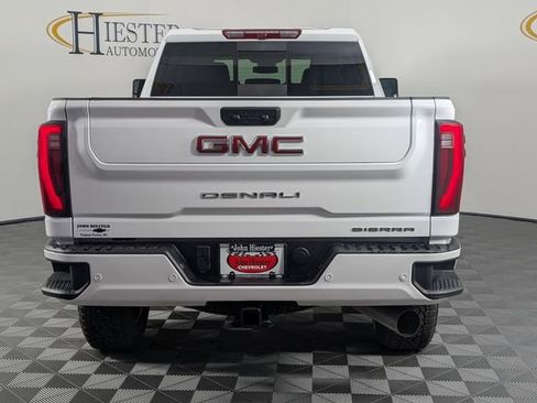 Used 2025 GMC Sierra 2500 Denali AWD/4WD image 6