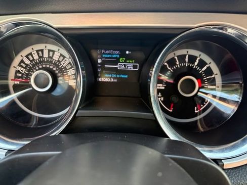 Used 2013 Ford Mustang Premium RWD image 16