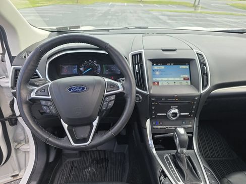 Used 2017 Ford Edge Titanium w/ Equipment Group 302A AWD/4WD image 20