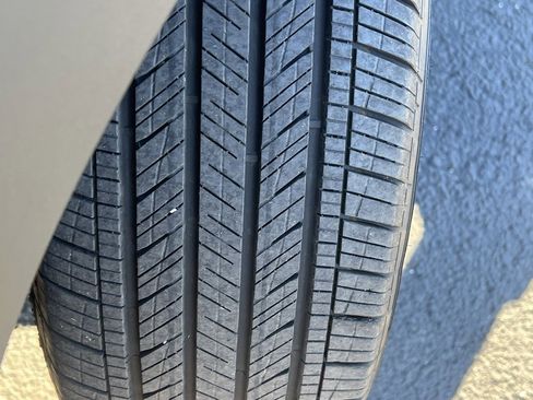 Certified 2024 Toyota Corolla Cross XLE image 10