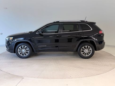 Used 2021 Jeep Cherokee Latitude Plus image 2