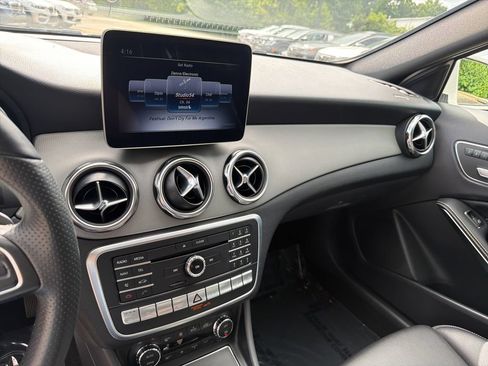 Used 2020 Mercedes-Benz GLA 250 4MATIC image 29