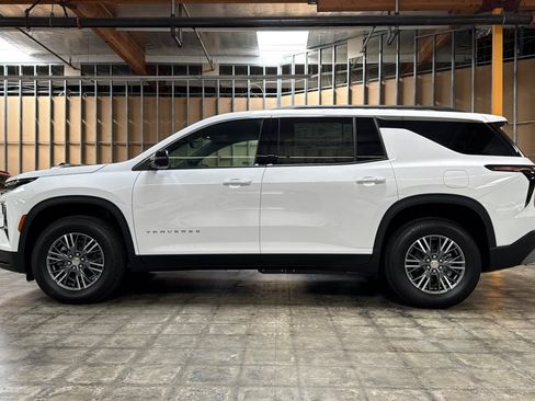 New 2026 Chevrolet Traverse LT w/ Driver Confidence Package FWD image 7