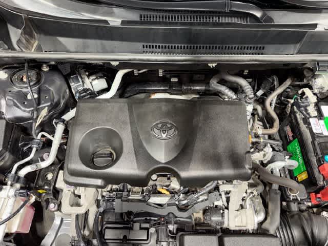 Used 2021 Toyota RAV4 XLE Premium AWD/4WD image 12