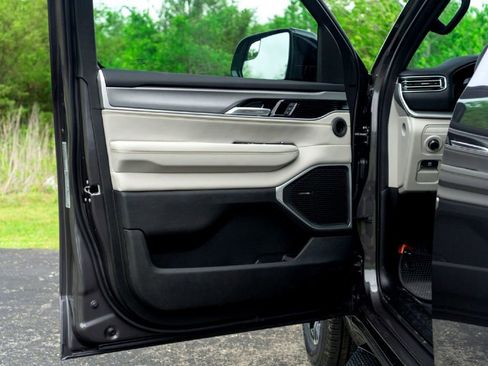 New 2026 Jeep Grand Wagoneer 2WD image 21