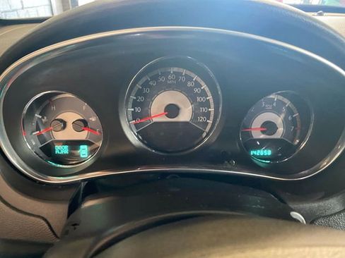 Used 2013 Chrysler 200 Touring FWD image 14