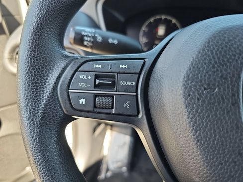 Used 2025 Honda HR-V LX image 16