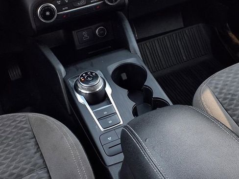 Used 2020 Ford Escape SE image 9