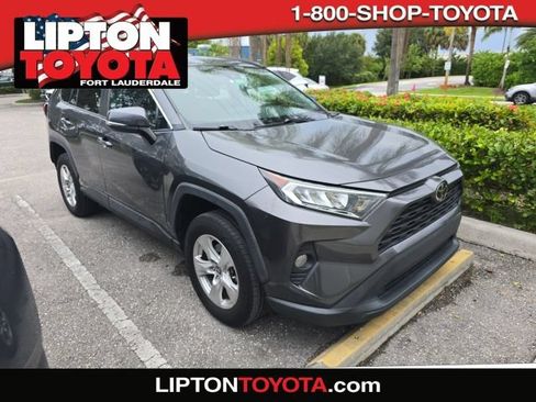 Used 2021 Toyota RAV4 XLE FWD image 1