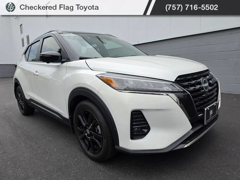 Used 2024 Nissan Kicks SR w/ SR Premium Package FWD image 11