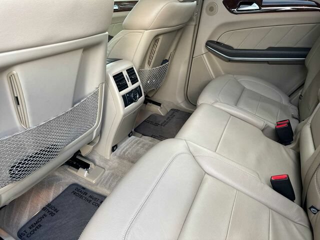 Used 2015 Mercedes-Benz GL 550 4MATIC image 13