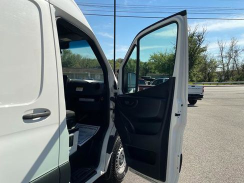 Used 2019 Mercedes-Benz Sprinter 2500 image 29
