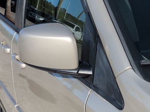 Used 2014 Dodge Grand Caravan SXT FWD image 11