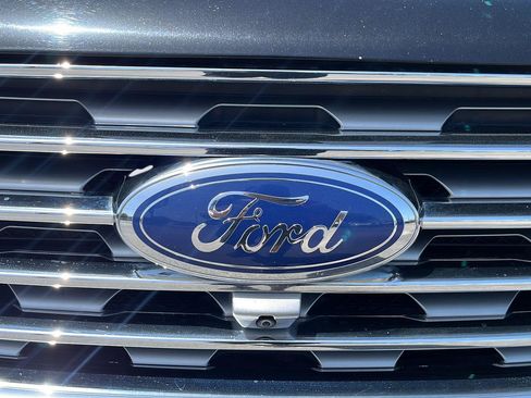 Used 2022 Ford Edge Titanium w/ Equipment Group 301A AWD/4WD image 9
