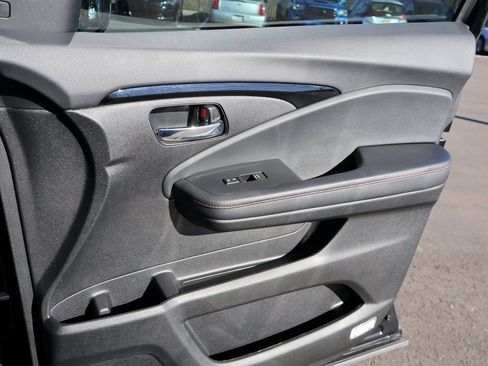 Certified 2021 Honda Ridgeline Black Edition image 11