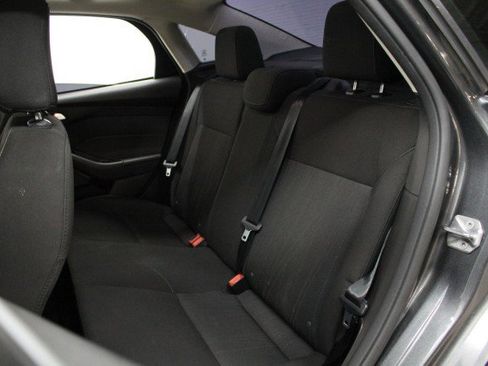 Used 2017 Ford Focus SEL image 30