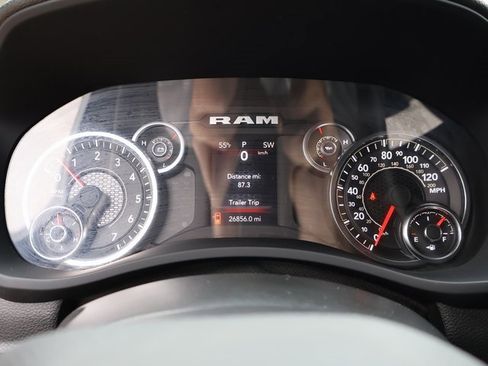 Used 2024 RAM 2500 Tradesman w/ Chrome Appearance Group image 30