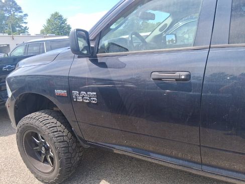 Used 2015 RAM 1500 Express AWD/4WD image 12