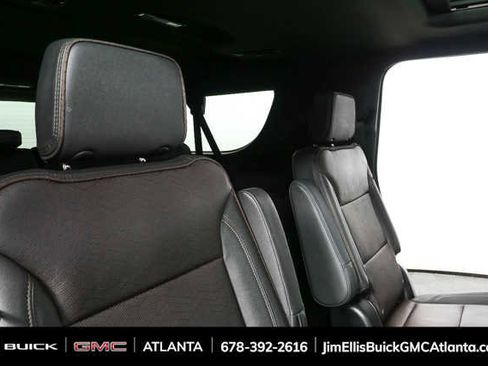 Used 2023 Chevrolet Suburban High Country image 22