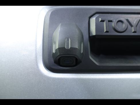 Used 2022 Toyota Tacoma SR image 18