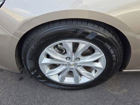 Used 2024 Chevrolet Malibu LT FWD image 2