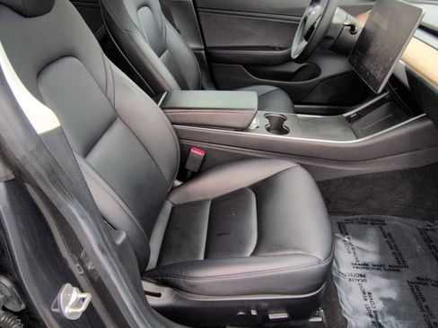 Used 2019 Tesla Model 3 Standard Range Plus image 23