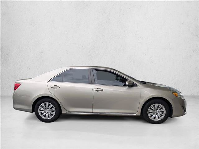 Used 2013 Toyota Camry LE FWD image 2