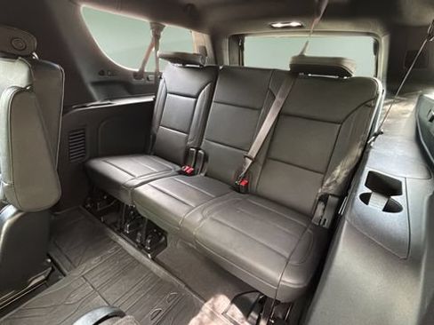 Used 2024 Chevrolet Suburban Z71 w/ Luxury Package AWD/4WD image 34