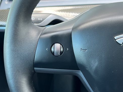 Used 2023 Tesla Model Y Long Range AWD/4WD image 26
