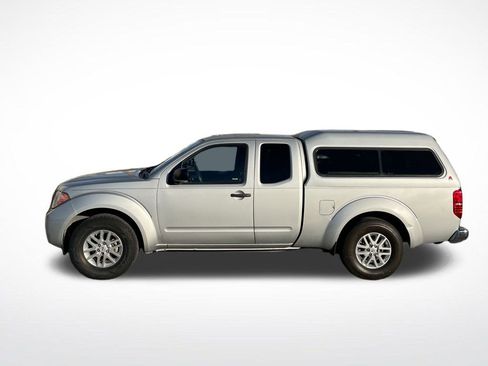 Used 2017 Nissan Frontier SV image 12