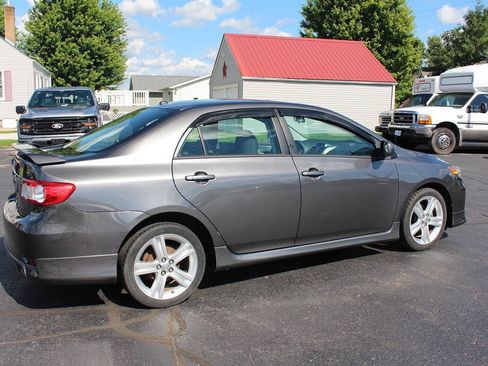 Used 2013 Toyota Corolla S w/ Premium Pkg FWD image 2