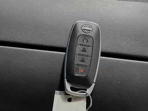 Used 2023 Nissan Rogue SV image 36