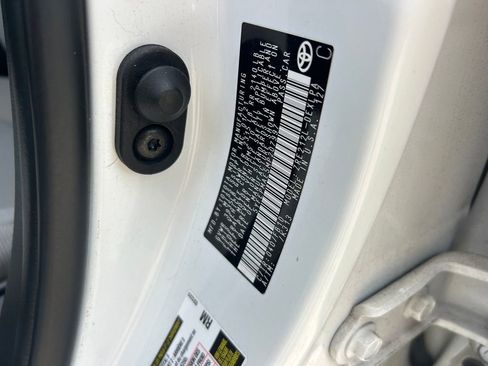 Used 2021 Toyota Corolla LE FWD image 10