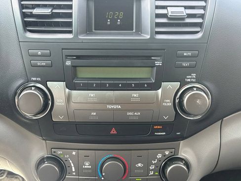 Used 2010 Toyota Highlander 2WD image 21