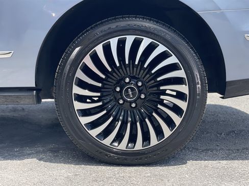 Used 2018 Lincoln Navigator Black Label w/ Cargo Package AWD/4WD image 43
