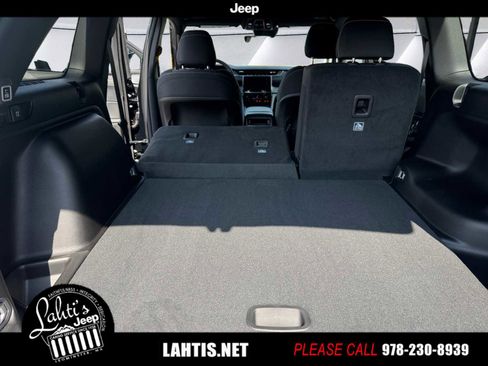 New 2025 Jeep Grand Cherokee Laredo X w/ Luxury Tech Group I image 17