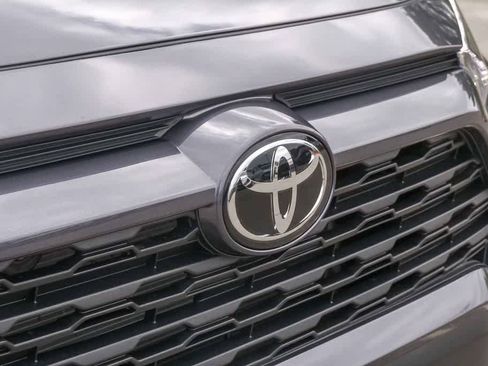 Used 2025 Toyota RAV4 XLE Premium FWD image 5