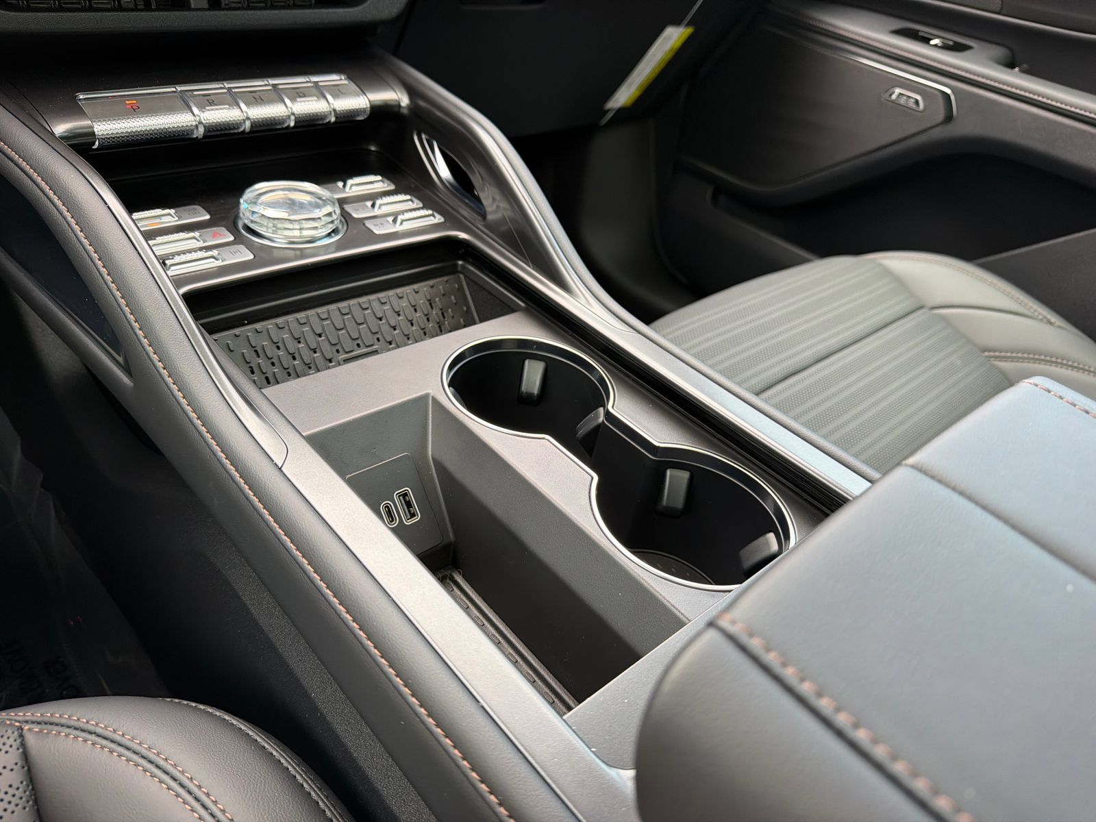 New 2026 Lincoln Nautilus Reserve AWD/4WD image 30