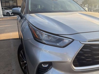 Used 2020 Toyota Highlander XLE