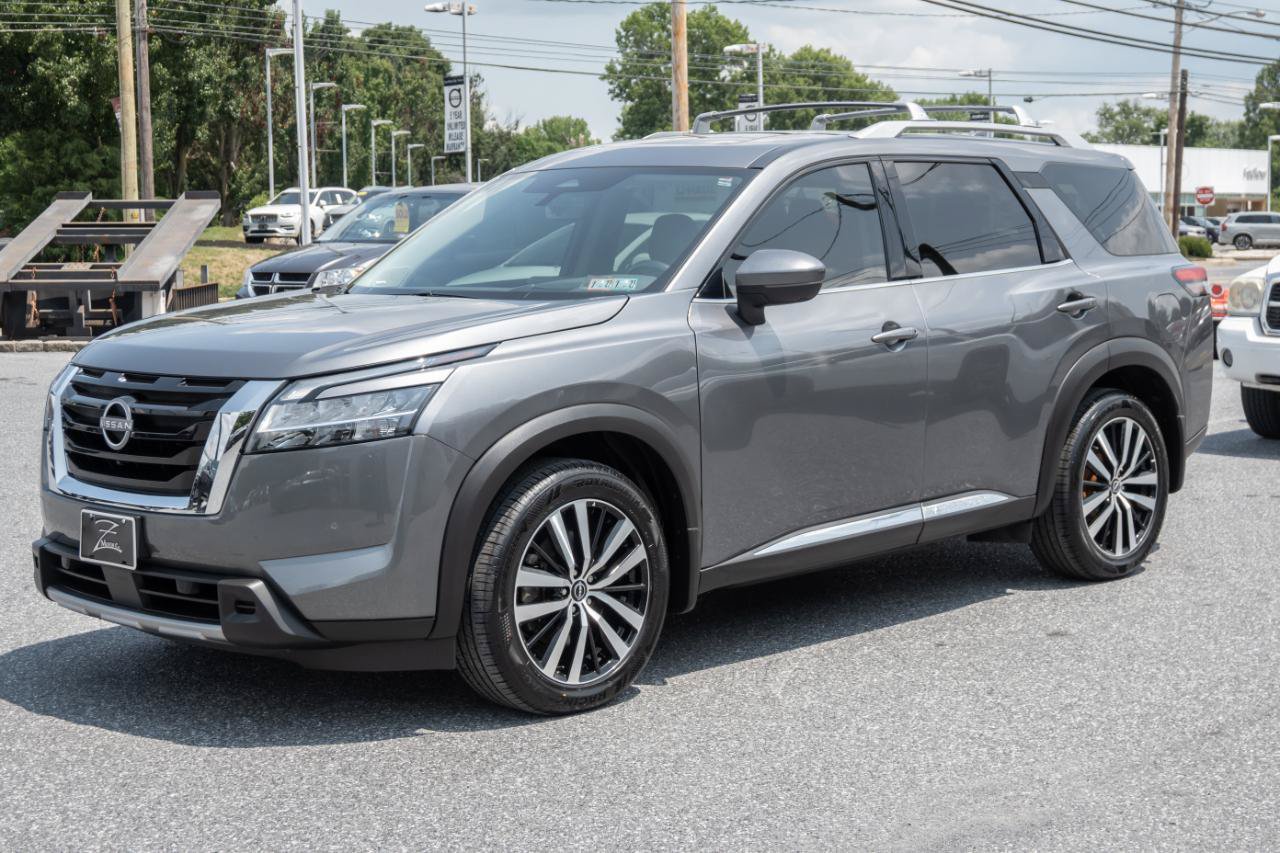 Used 2023 Nissan Pathfinder Platinum AWD/4WD image 7