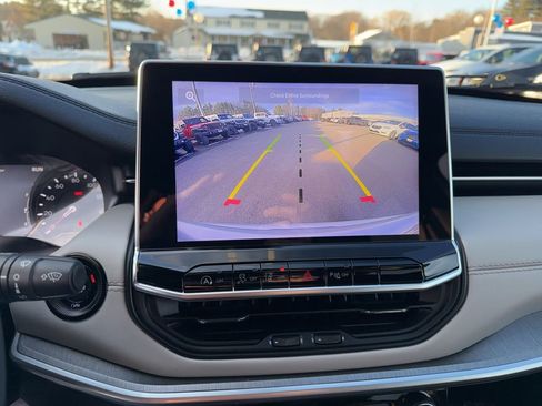 Certified 2025 Jeep Compass Limited image 13