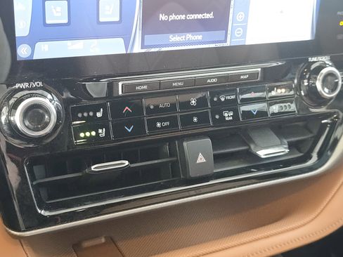 Used 2021 Toyota Highlander Platinum image 23