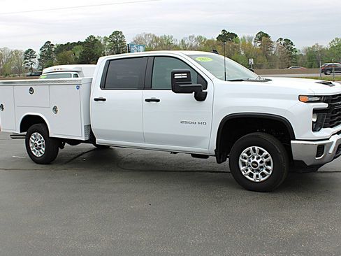 Used 2025 Chevrolet Silverado 2500 W/T w/ WT Convenience Package image 2