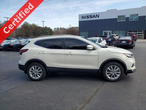 Certified 2022 Nissan Rogue Sport SV image 2
